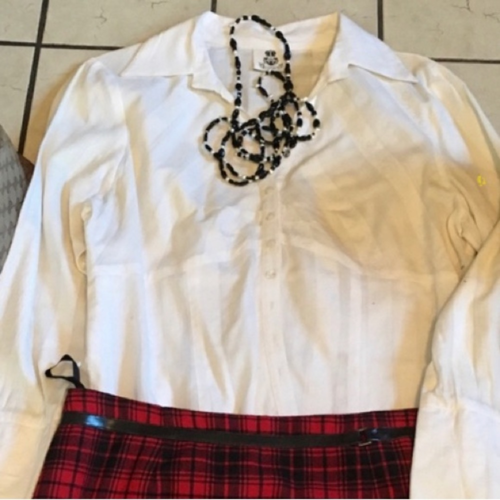 White cotton linen button down blouse